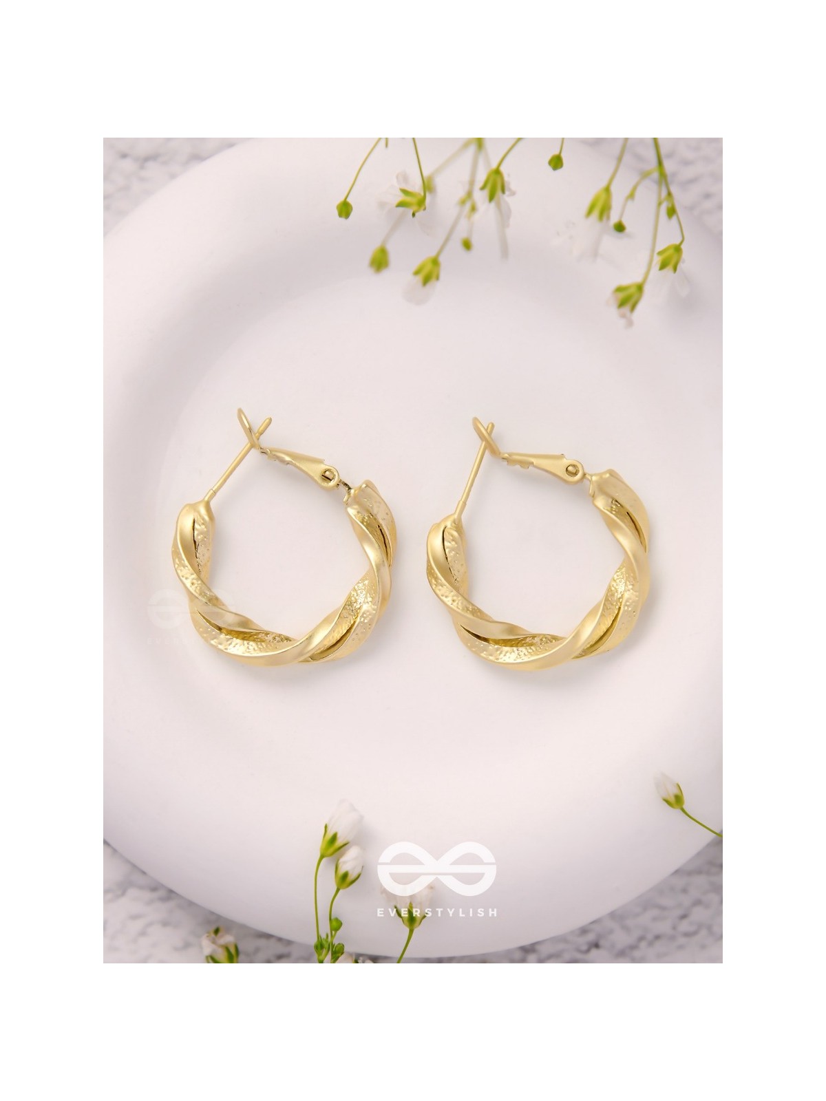 Twisted Story - Golden Hoop Earrings