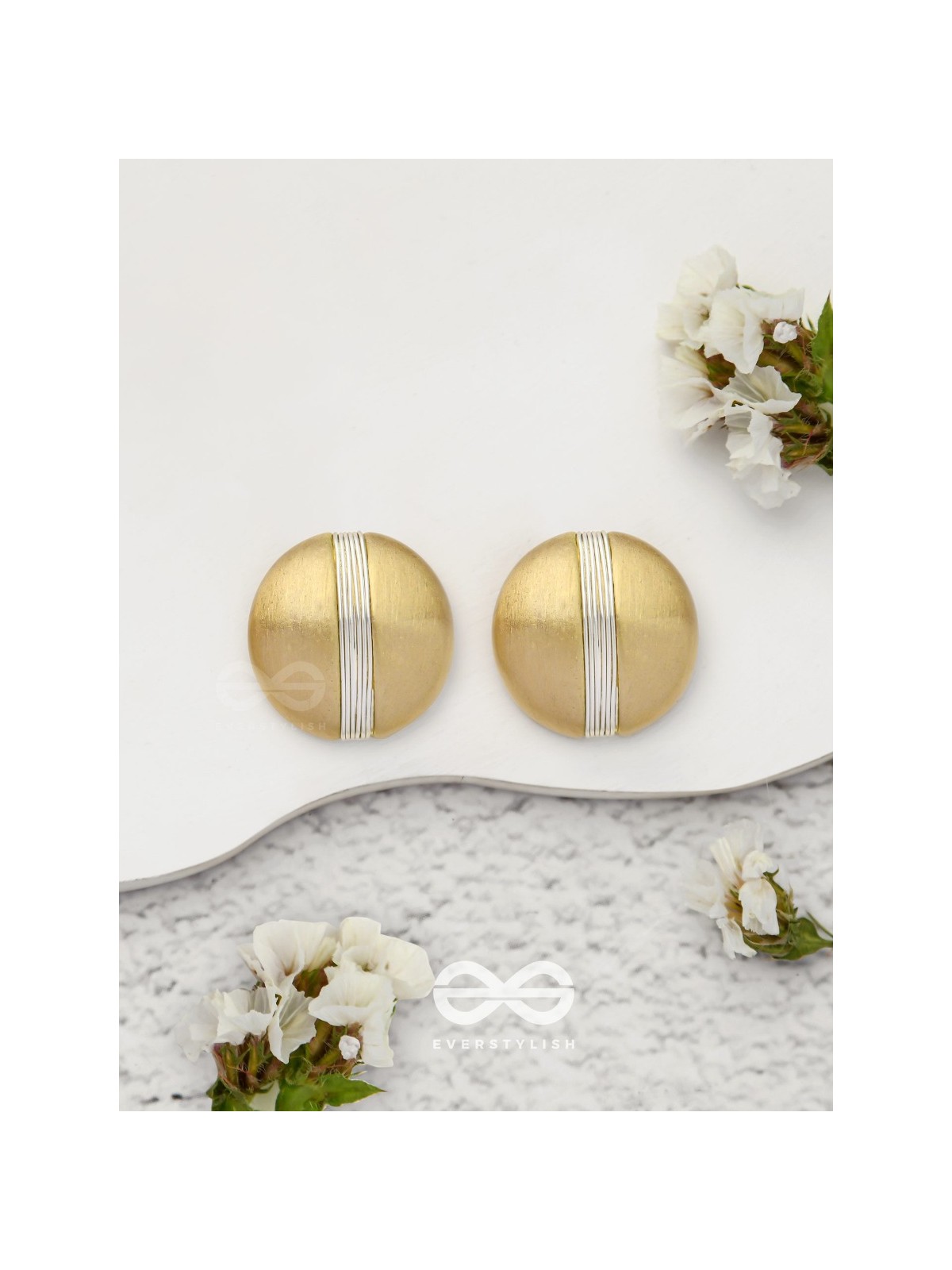 Subtle Streak - Golden Stud Earrings