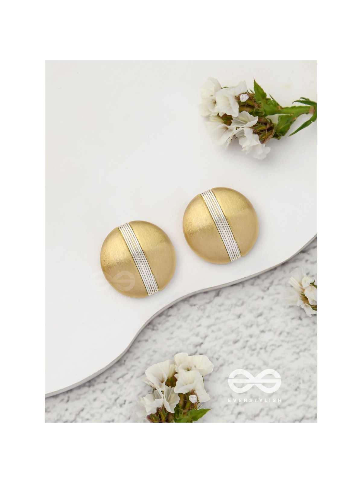 Subtle Streak - Golden Stud Earrings