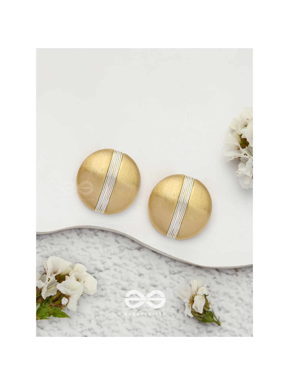 Subtle Streak - Golden Stud Earrings