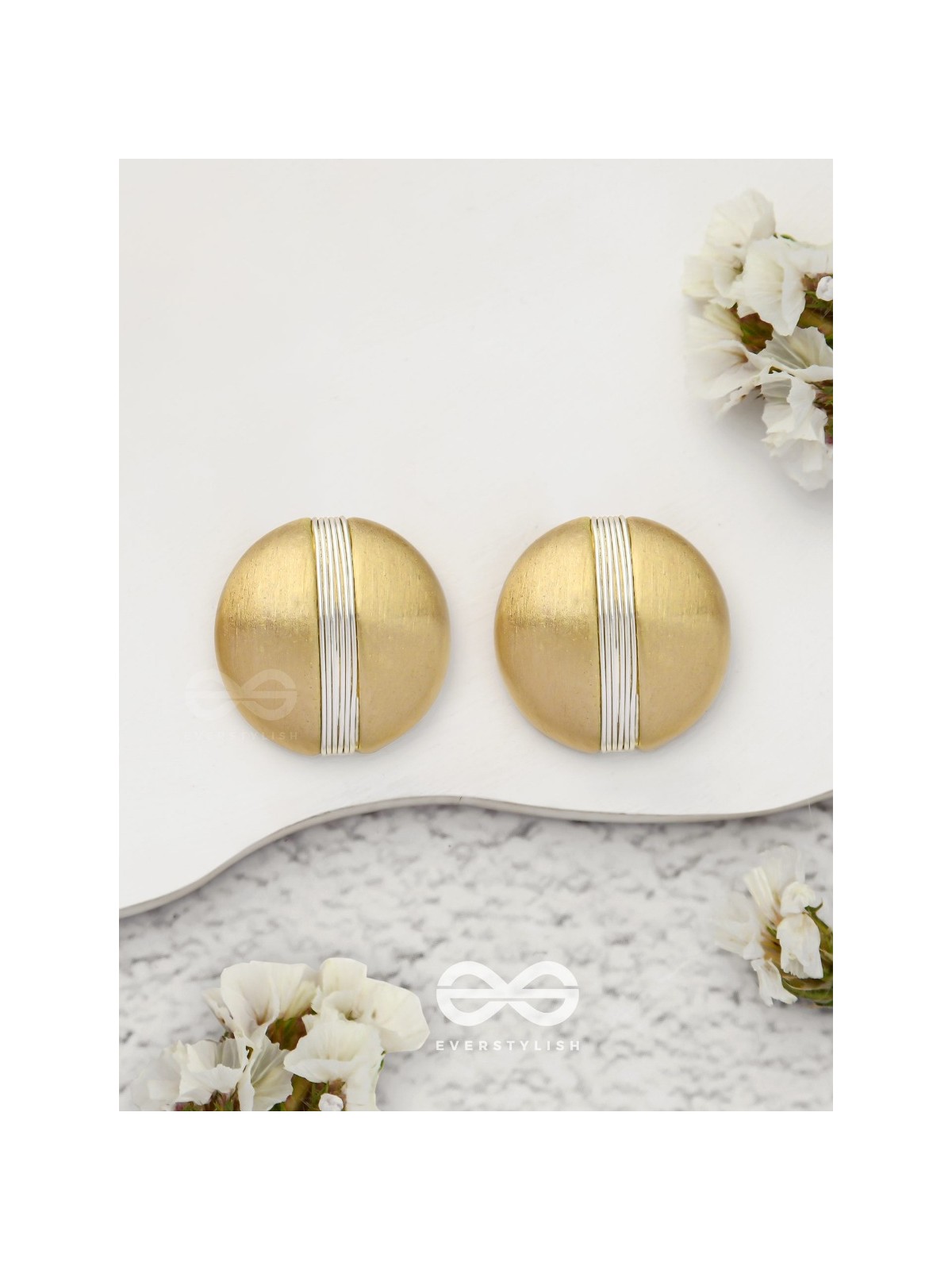 Subtle Streak - Golden Stud Earrings