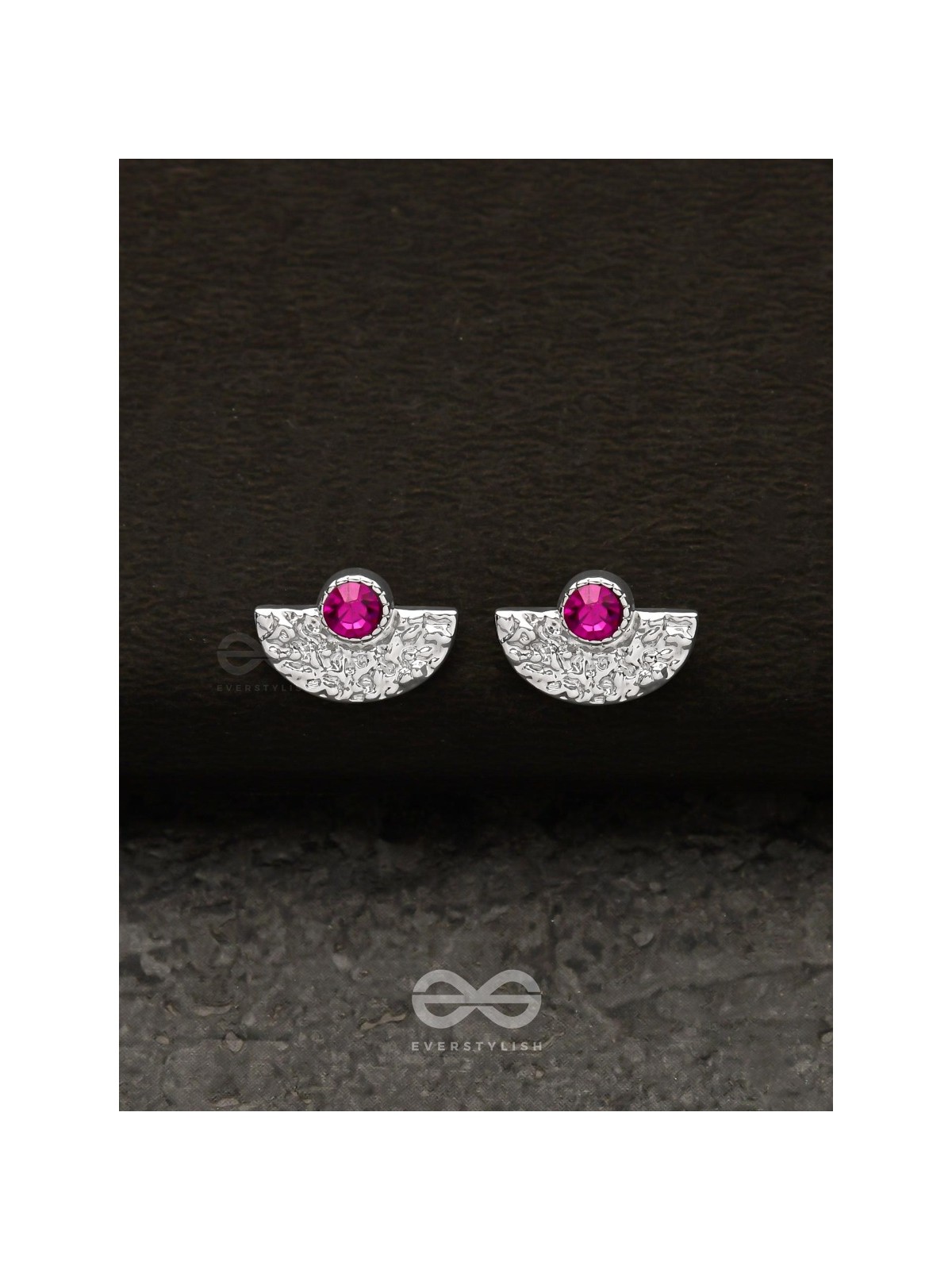 The Rouge Beauty - Textured Silver Stud Earrings