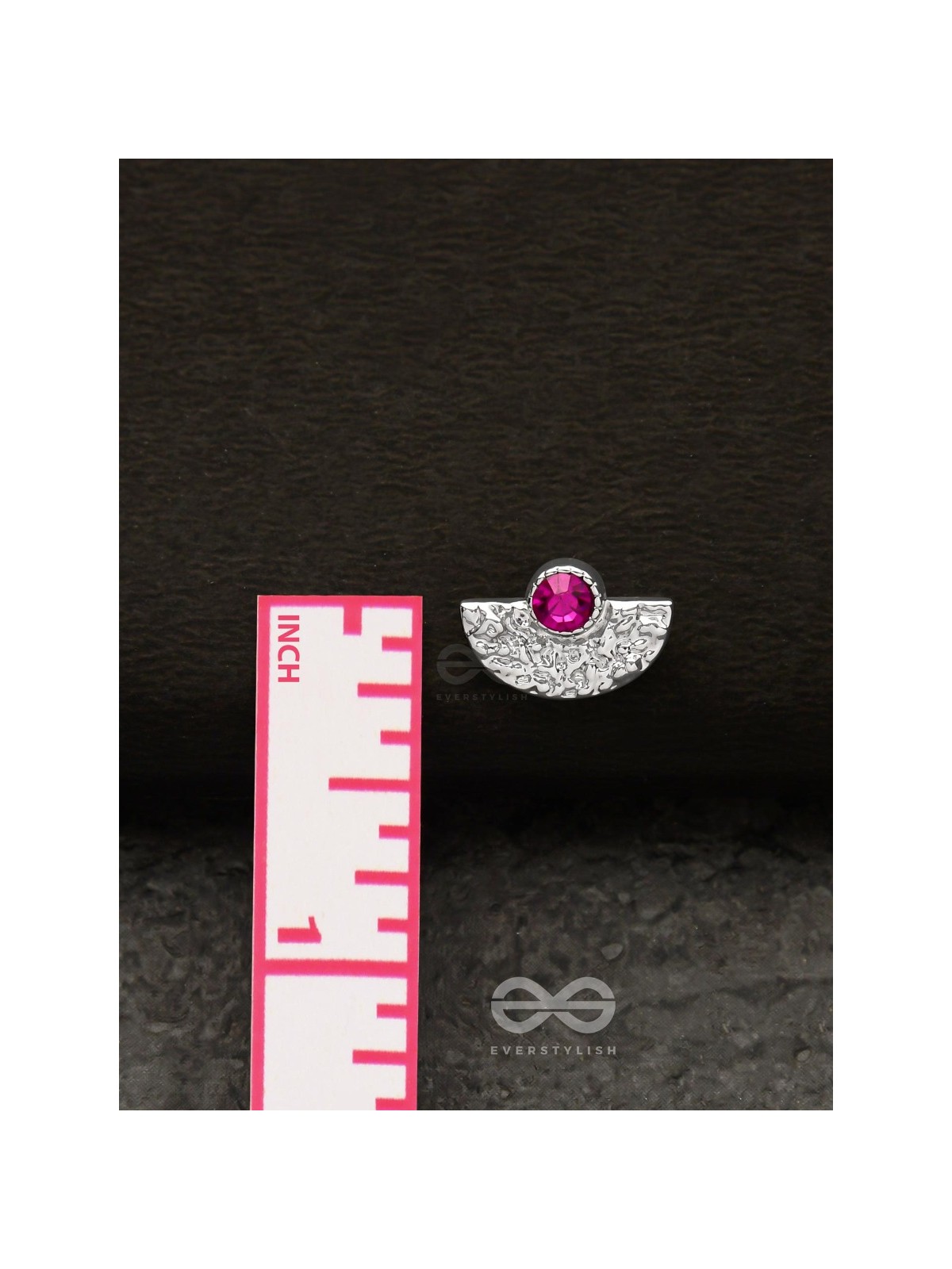 The Rouge Beauty - Textured Silver Stud Earrings