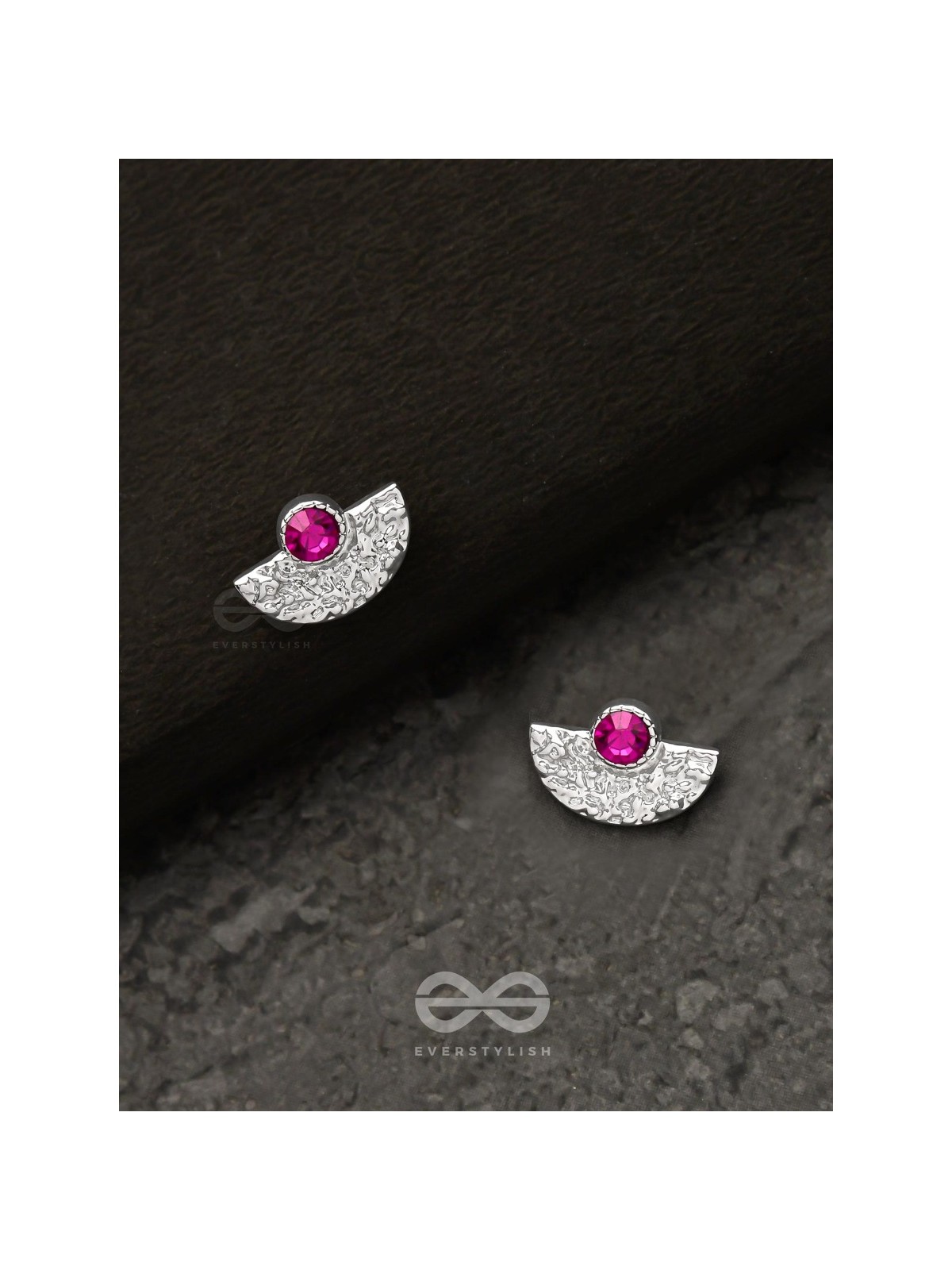 The Rouge Beauty - Textured Silver Stud Earrings