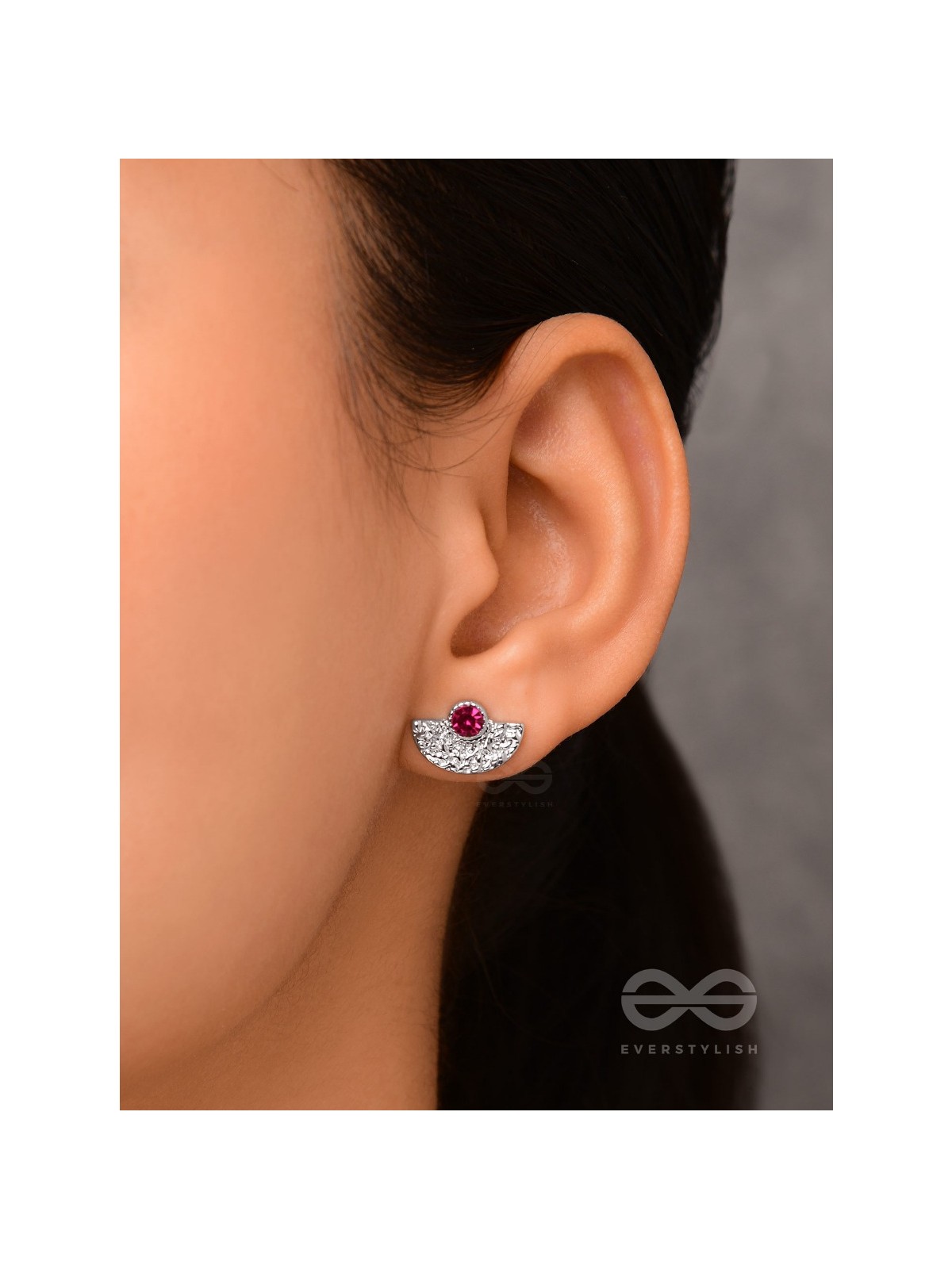 The Rouge Beauty - Textured Silver Stud Earrings