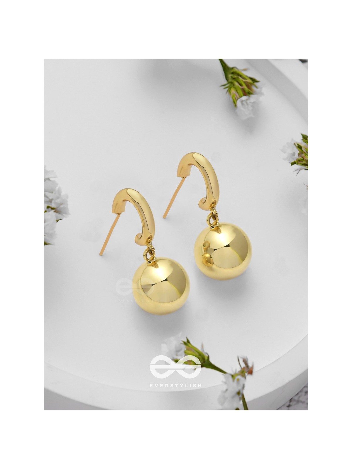 Luxurious Essence - Elegant  Golden Earrings
