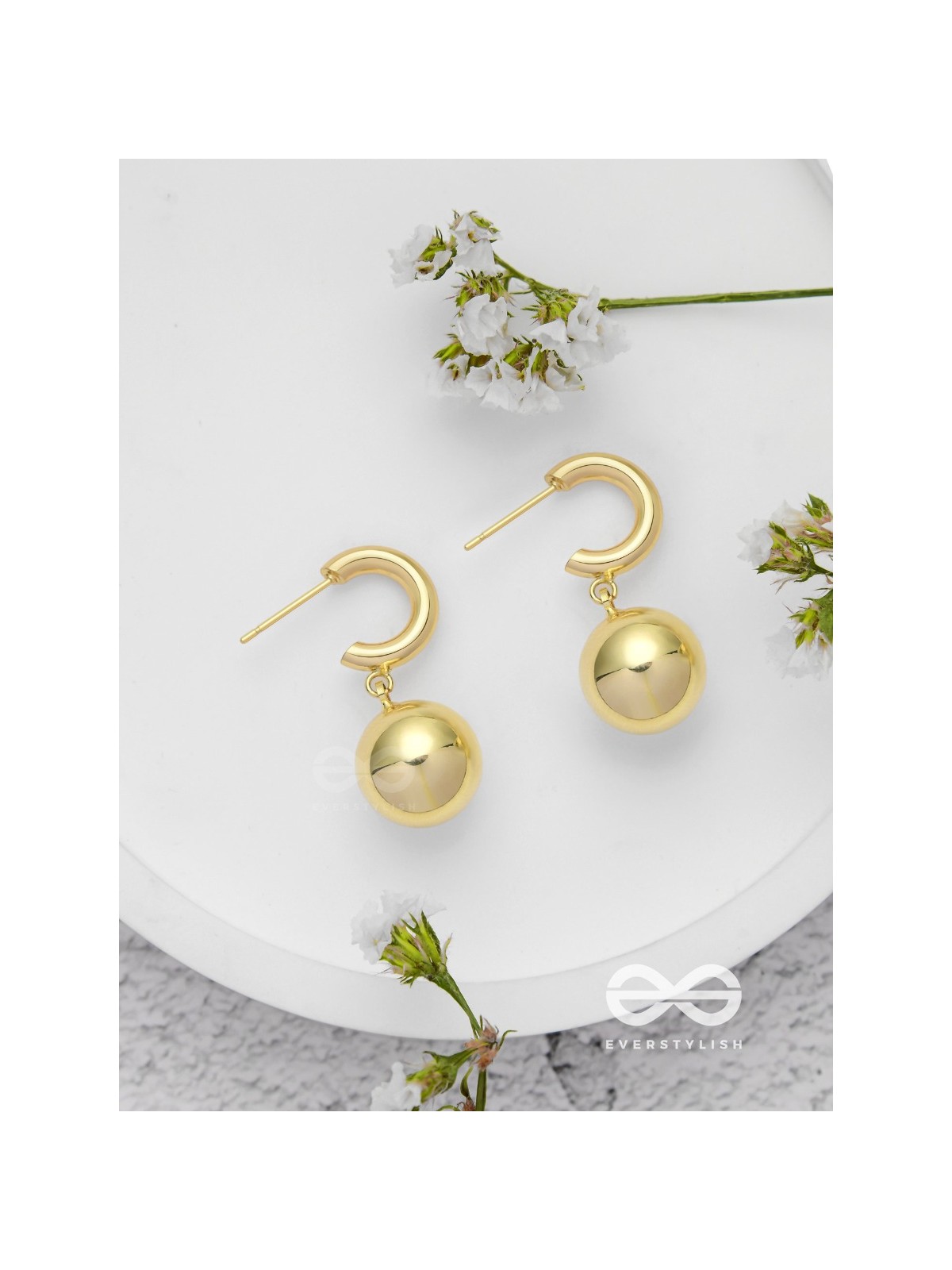 Luxurious Essence - Elegant  Golden Earrings