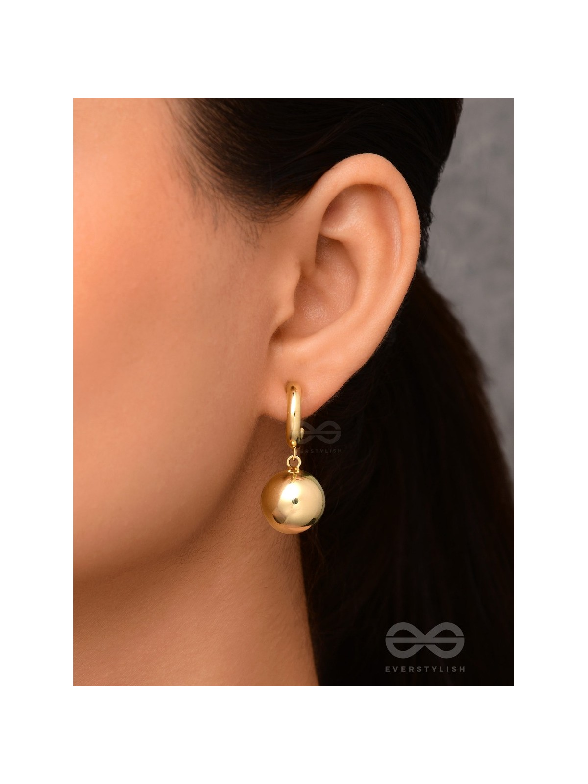 Luxurious Essence - Elegant  Golden Earrings