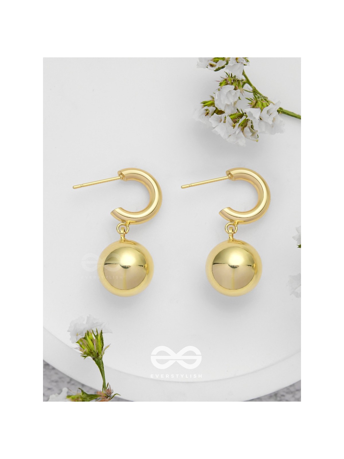 Luxurious Essence - Elegant  Golden Earrings