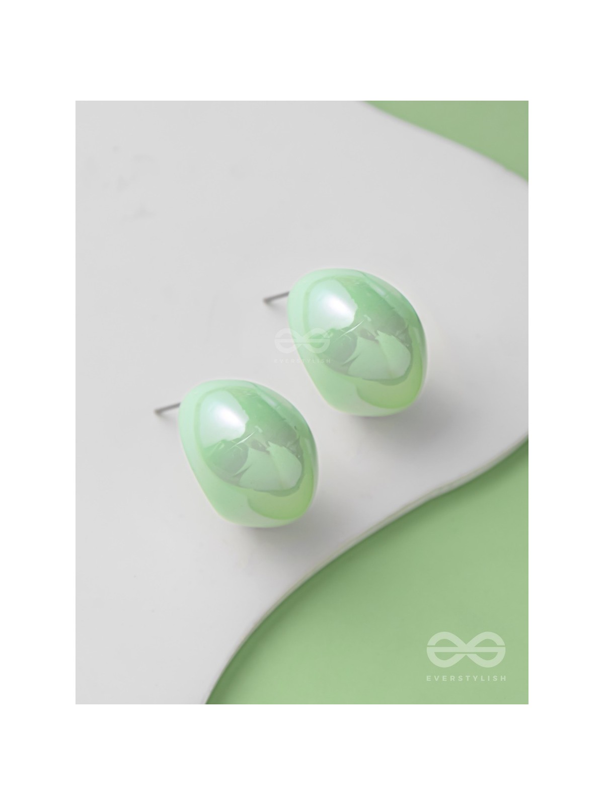 GROOVY ARCS - HOLOGRAPHIC ACRYLIC EARRINGS (LIGHT GREEN)