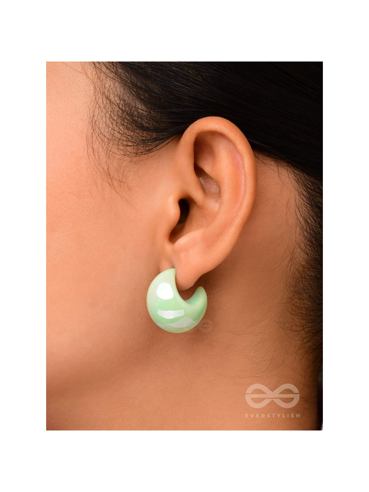 GROOVY ARCS - HOLOGRAPHIC ACRYLIC EARRINGS (LIGHT GREEN)