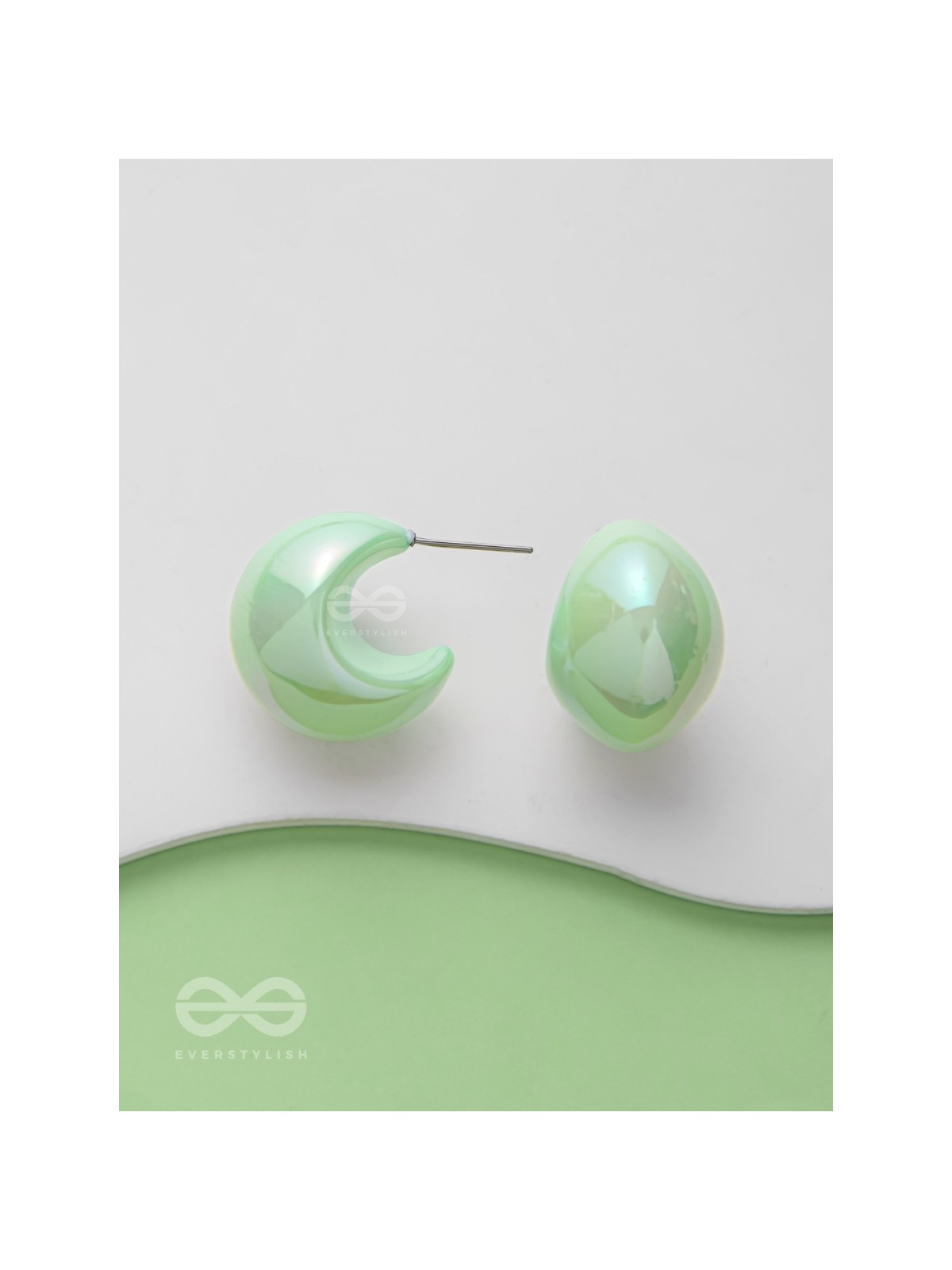 GROOVY ARCS - HOLOGRAPHIC ACRYLIC EARRINGS (LIGHT GREEN)