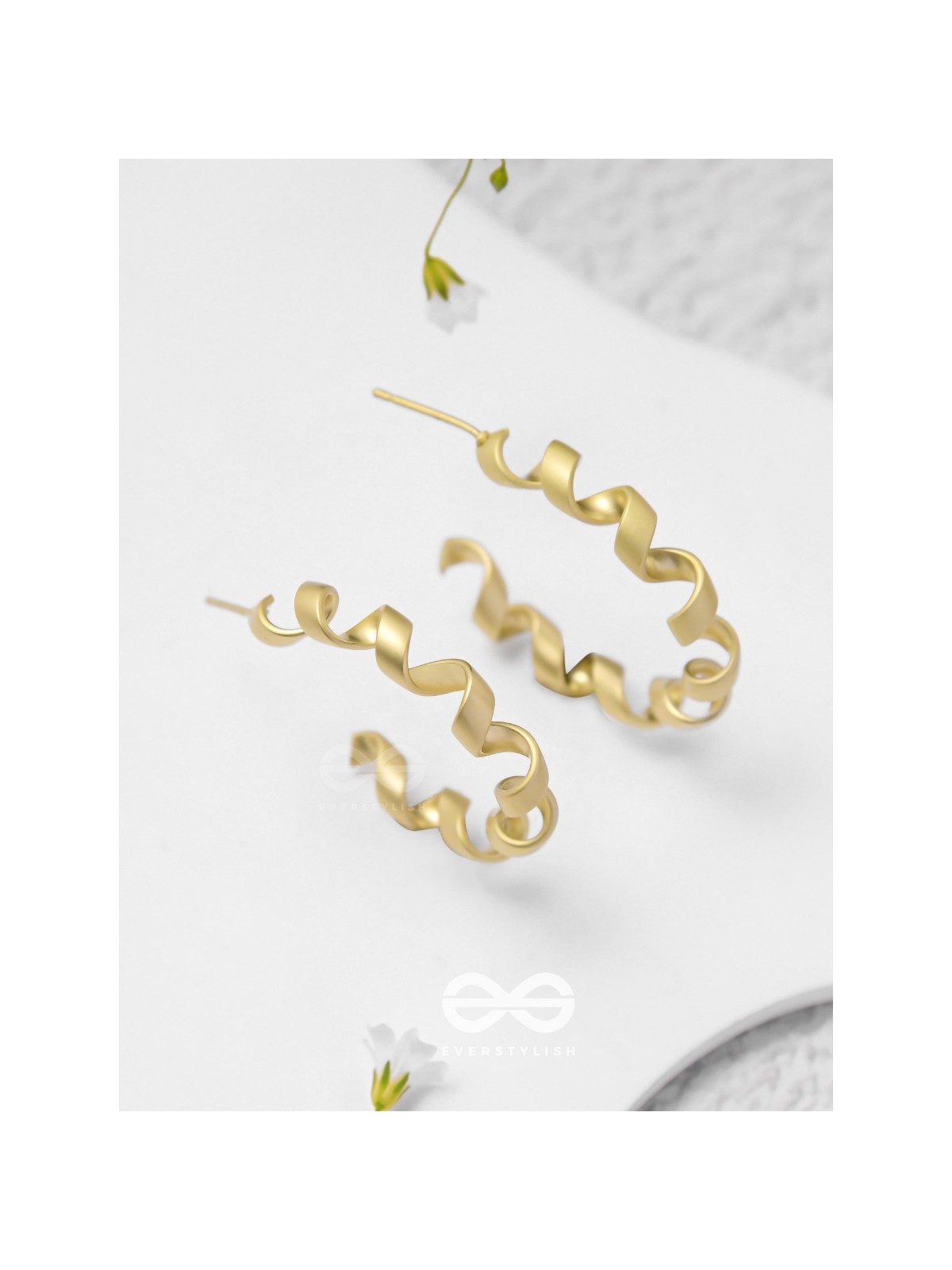 Twisted Curves - Golden Earrings