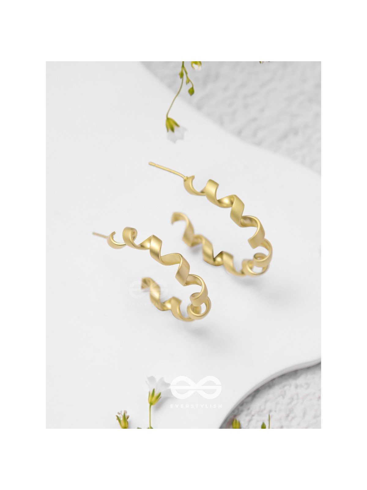 Twisted Curves - Golden Earrings