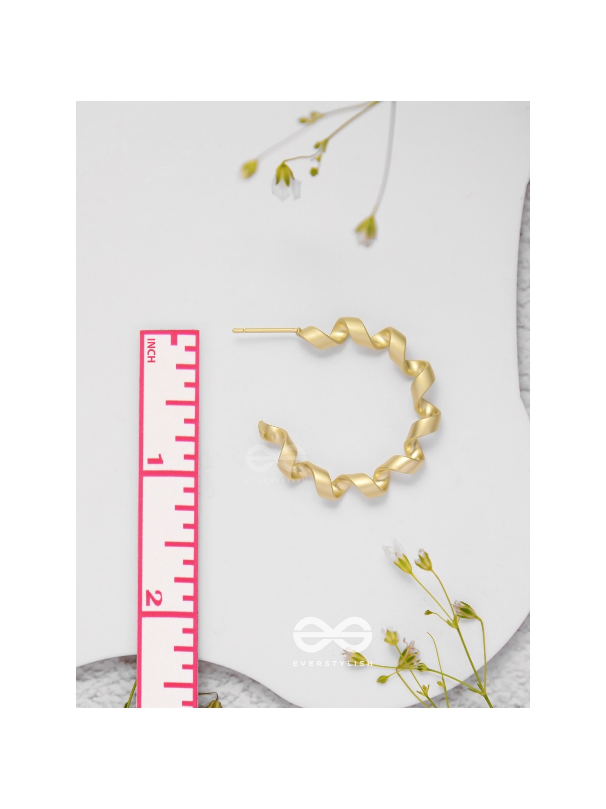 Twisted Curves - Golden Earrings