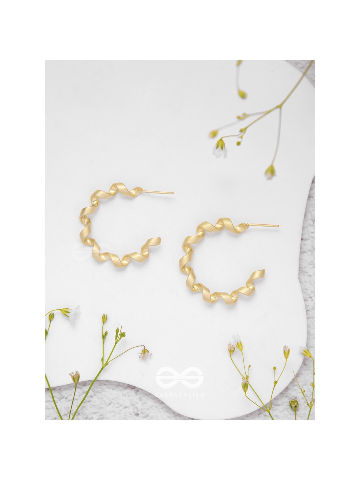 Twisted Curves - Golden Earrings