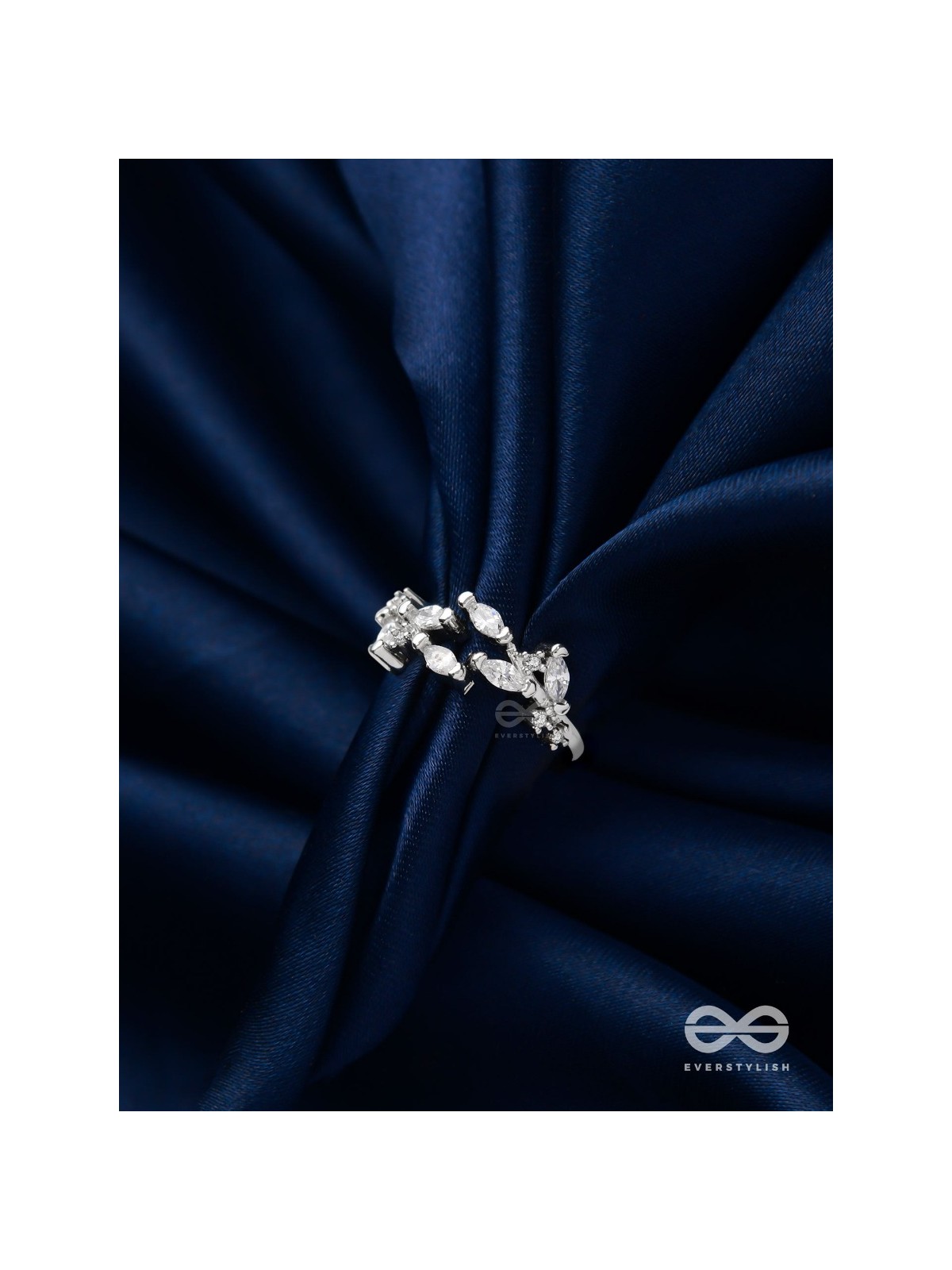 The Snowy Leaves - Embellished Silver Ring (Adjustable)