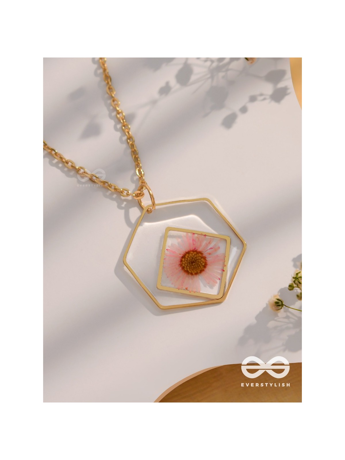 The Shy Daisy - Pressed Flower Resin Pendant With Ant-Tarnish Coating