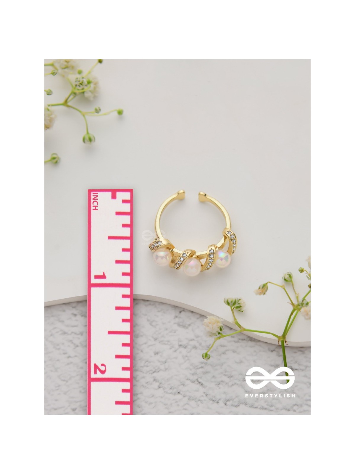 The Twisted Elegance - Cubic Zirconia Golden Ring (Adjustable)