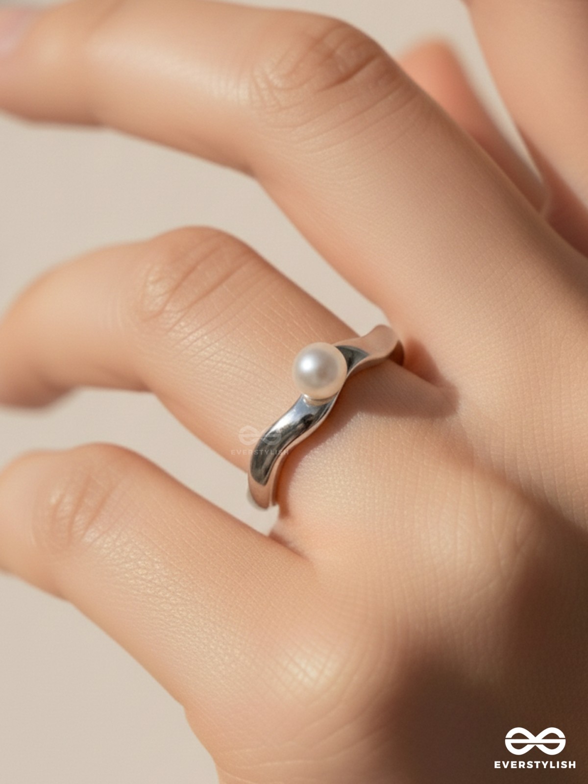 The Pearl Modesty - Silver Ring
