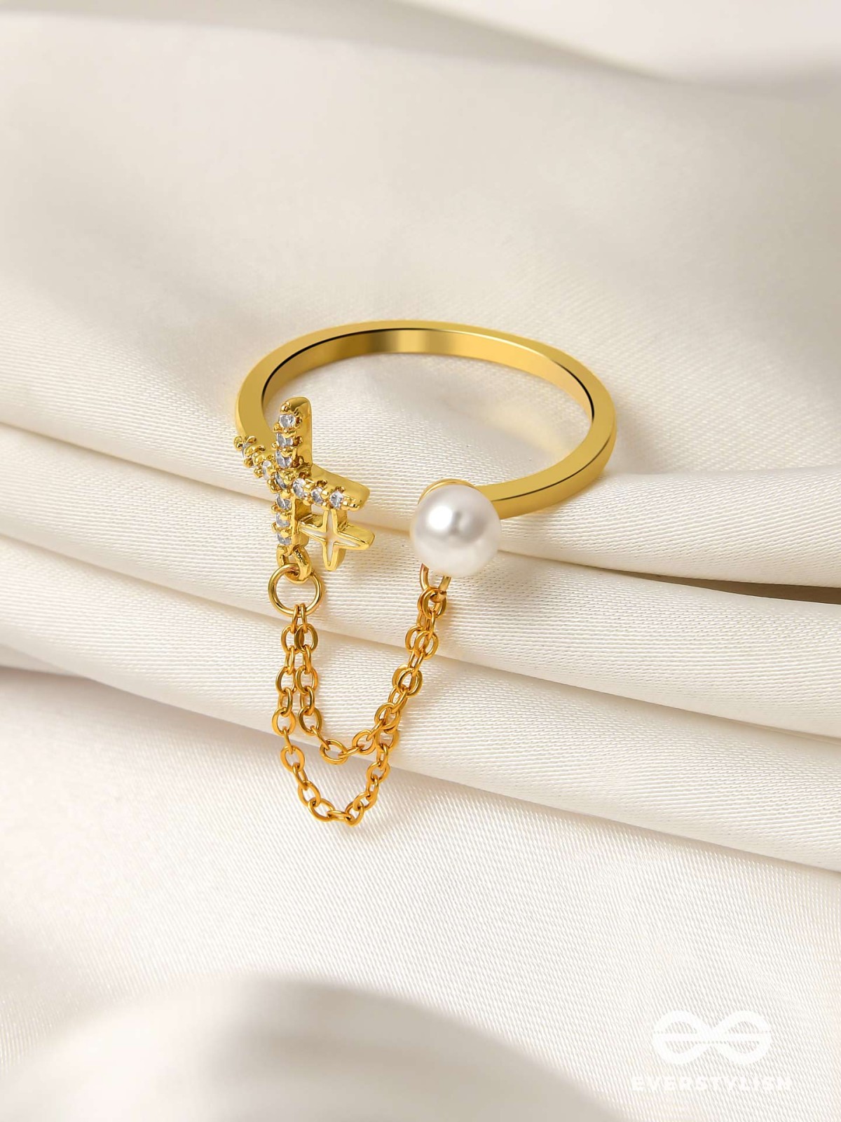 Cross My Heart - Golden Cubic Zirconia Ring (Adjustable)