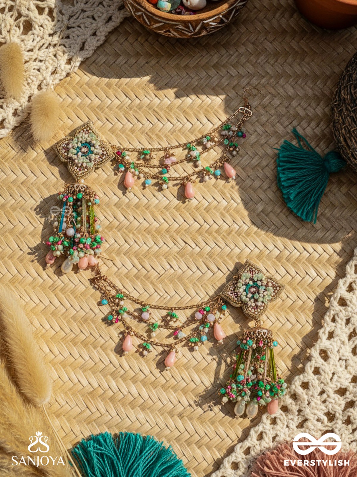 MANJUSUMANA - BEAUTIFUL BLOSSOM - MULTIPLE CHAIN EARRINGS EMBELLISHED WITH BEADWORK, A FLOWER MOTIF AND DANGLERS