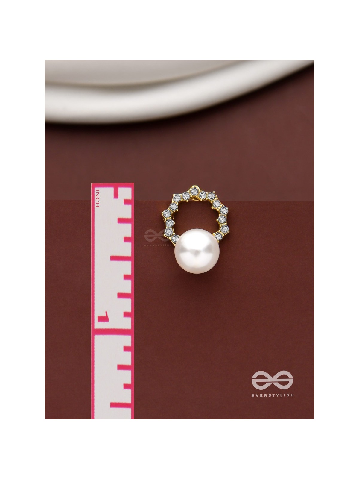 Aura Glow- Elegant Pearl Earrings