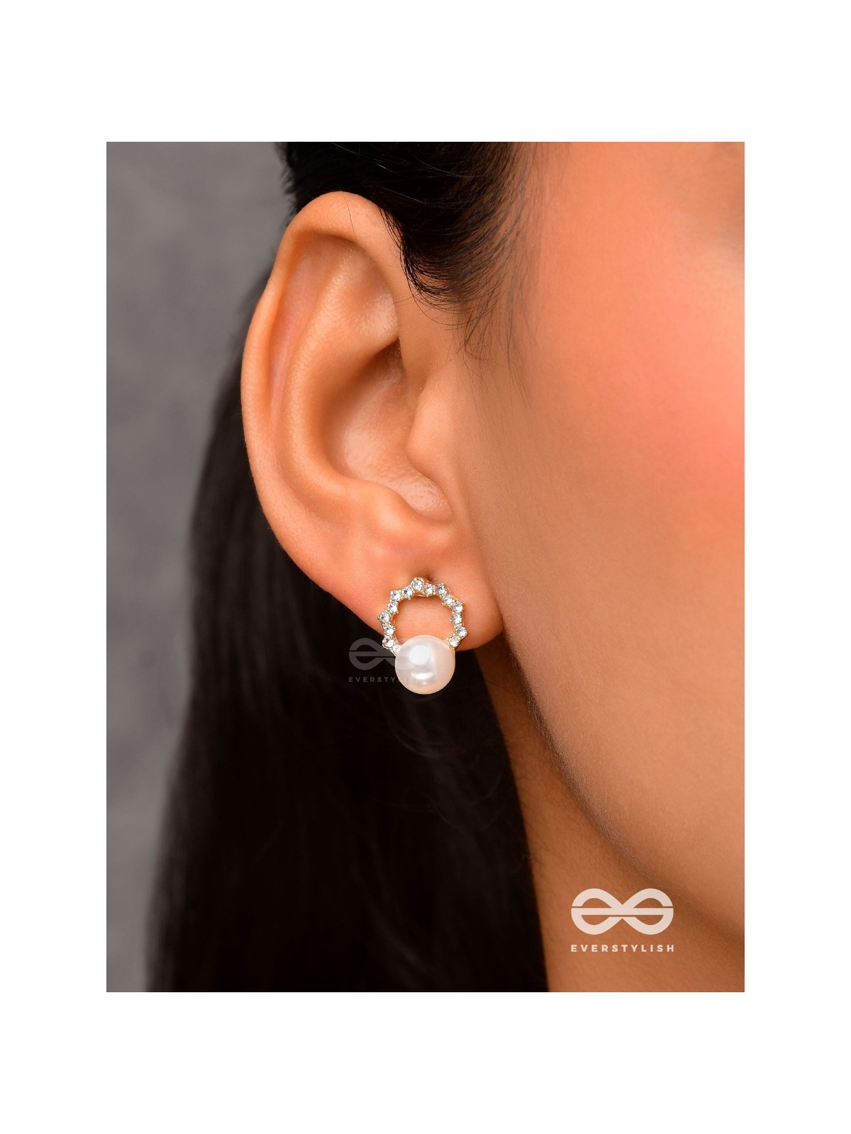 Aura Glow- Elegant Pearl Earrings