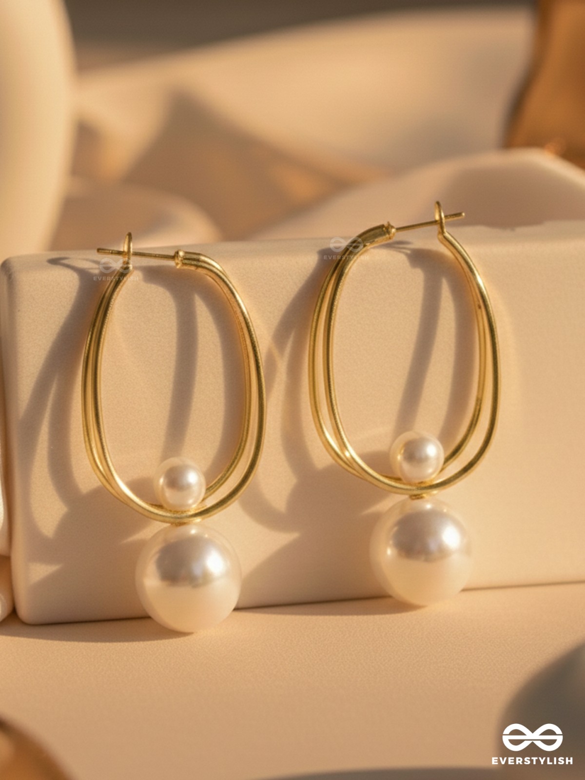 Pearl Orbit- Pearl Hoop Detachable Earrings
