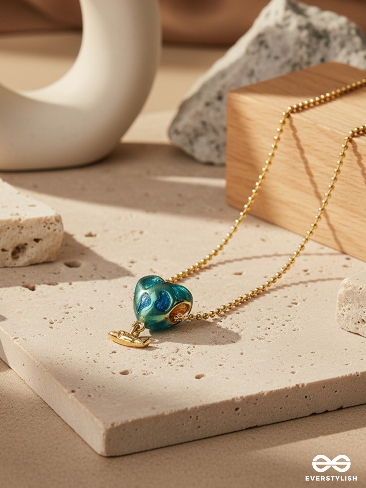 AQUA KISS- 18K GOLD PLATED ANTI-TARNISH TURQUOISE STATEMENT PENDANT NECKLACE 