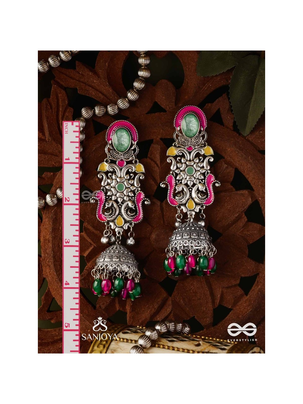 NAVA-SARASA-NEW ESSENCE- OXIDIZED EARRINGS FEATURING PASTEL-COLOURED METALWORK, ADORNED WITH VIBRANT GREEN AND RED BEADS
