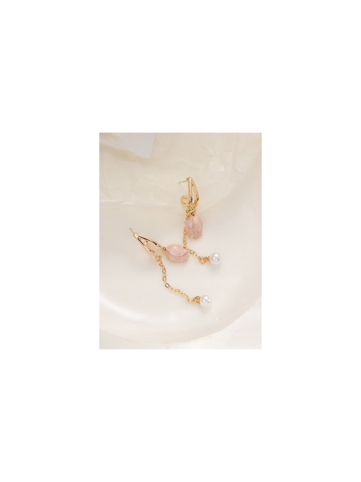 Soft resilience - Golden dangling earrings with pink rosé  