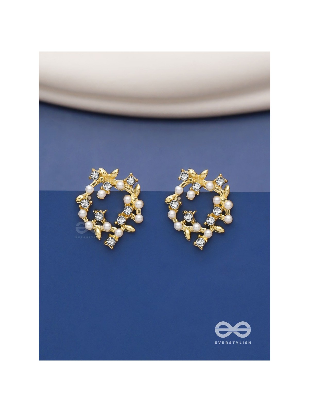 Emerald vines -Wreath shaped pearl studs 
