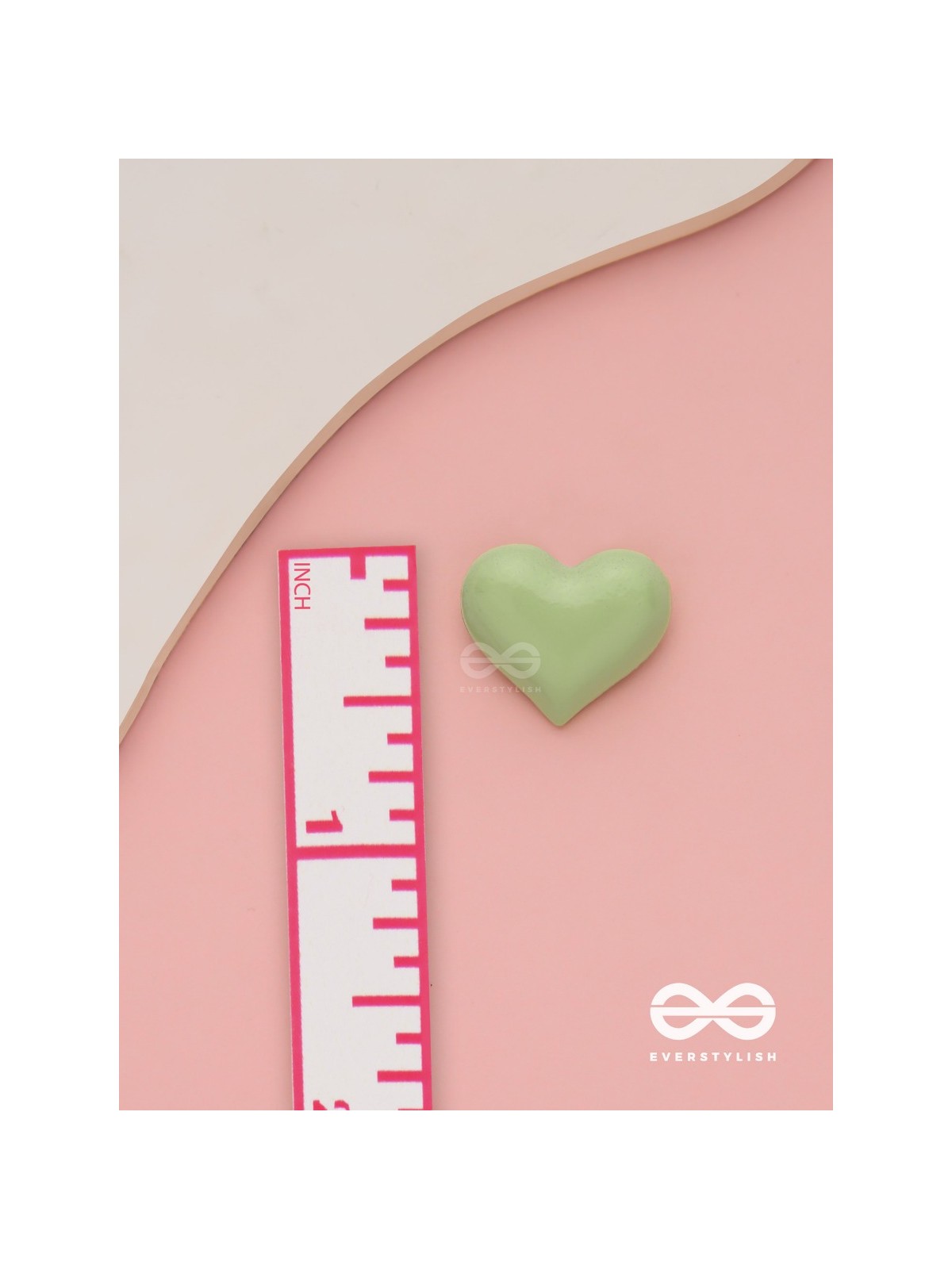 Lush amour - Green heart shaped studs 