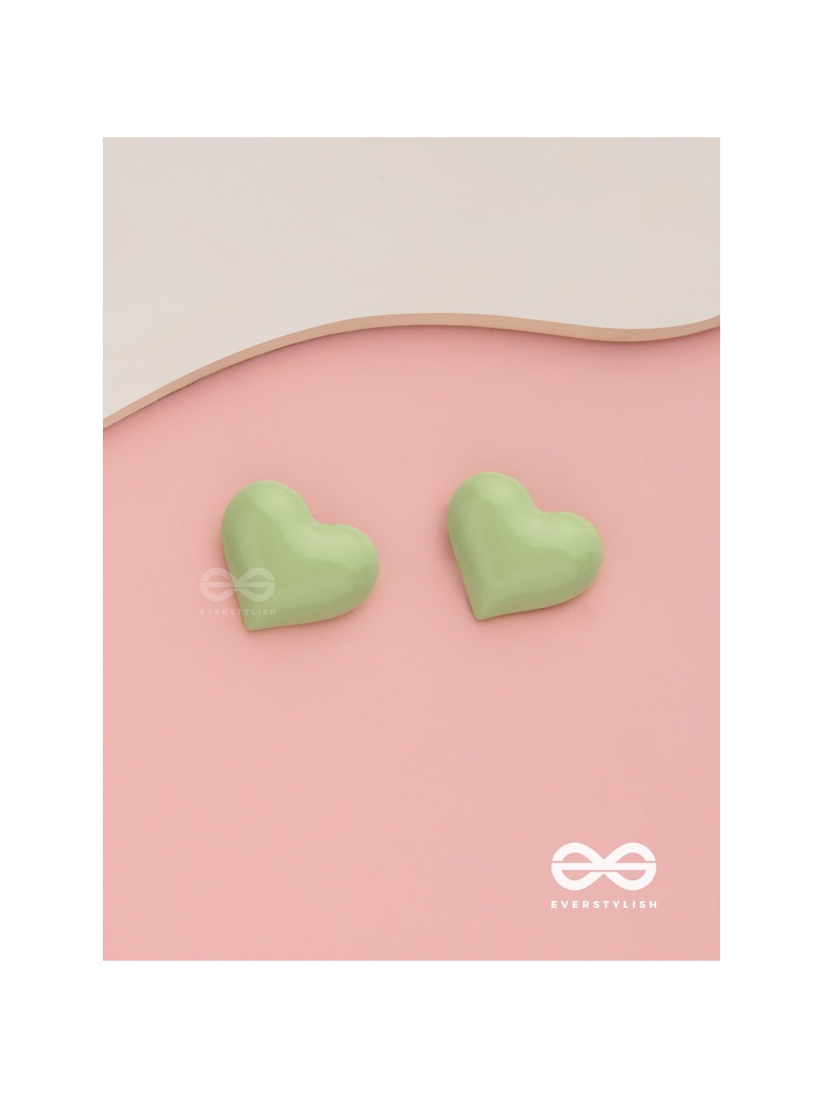 Lush amour - Green heart shaped studs 