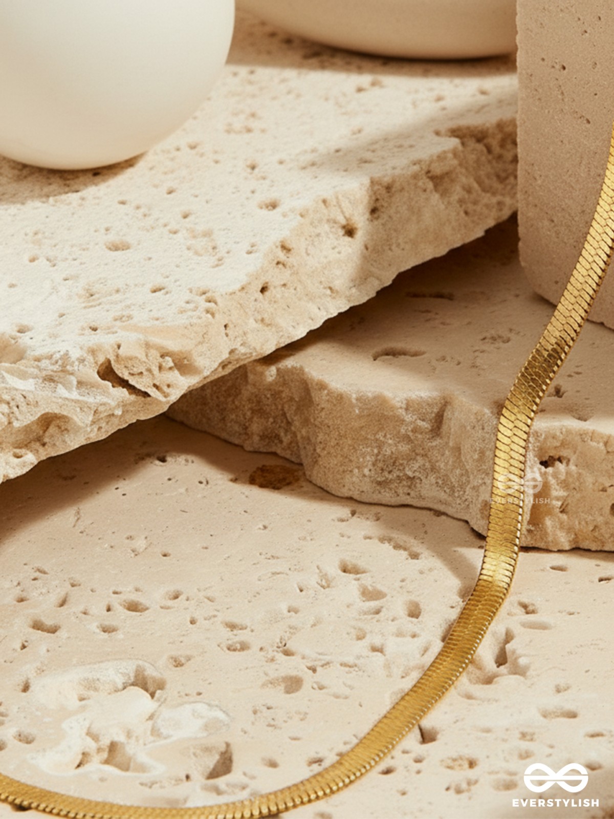 SERENE STREAM - STAINLESS STEEL ANTI-TARNISH GOLDEN MINIMALIST NECKLACE