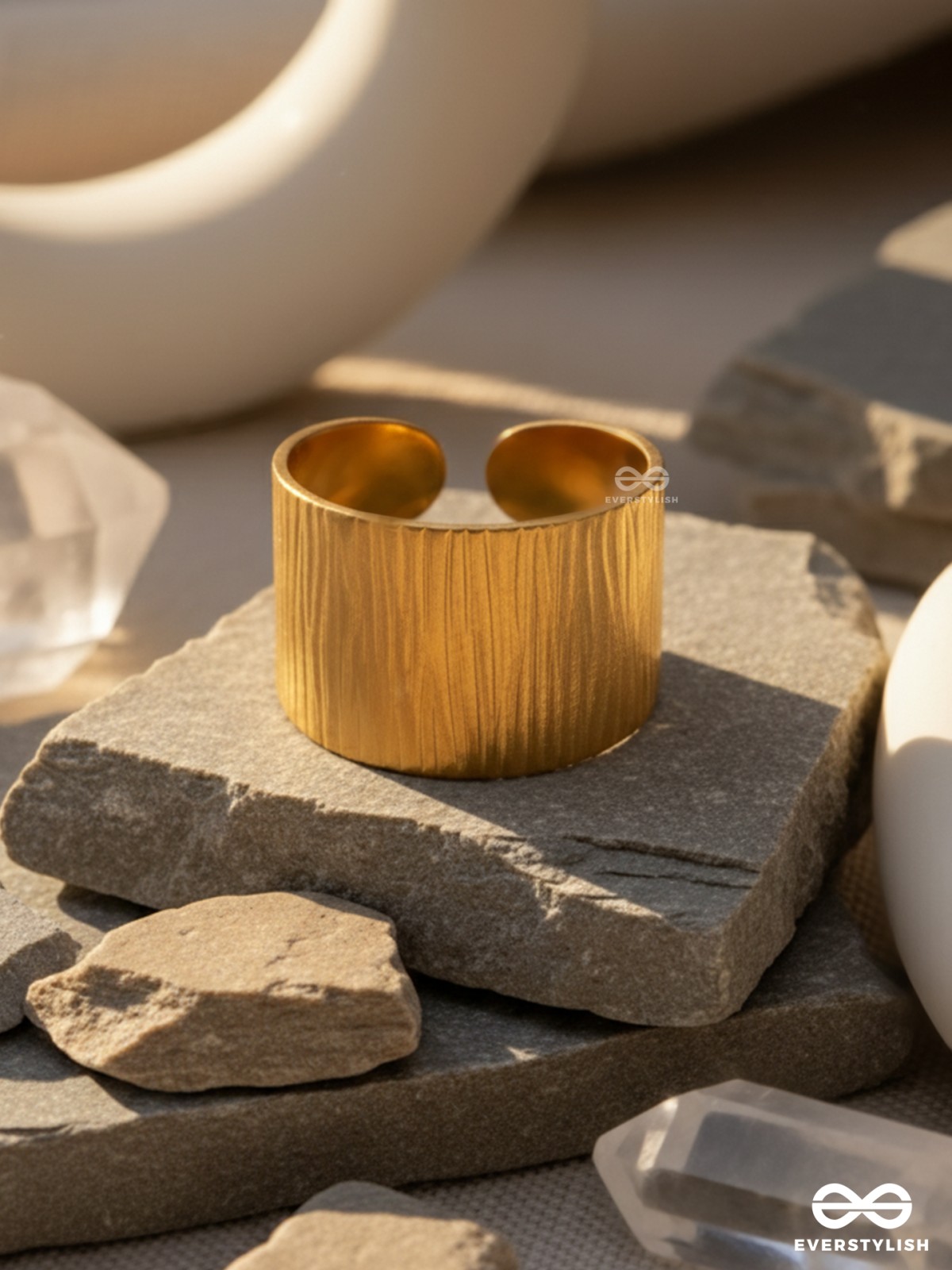 DAYDREAM - TEXTURED STATEMENT STAINLESS STEEL ANTI-TARNISH RING