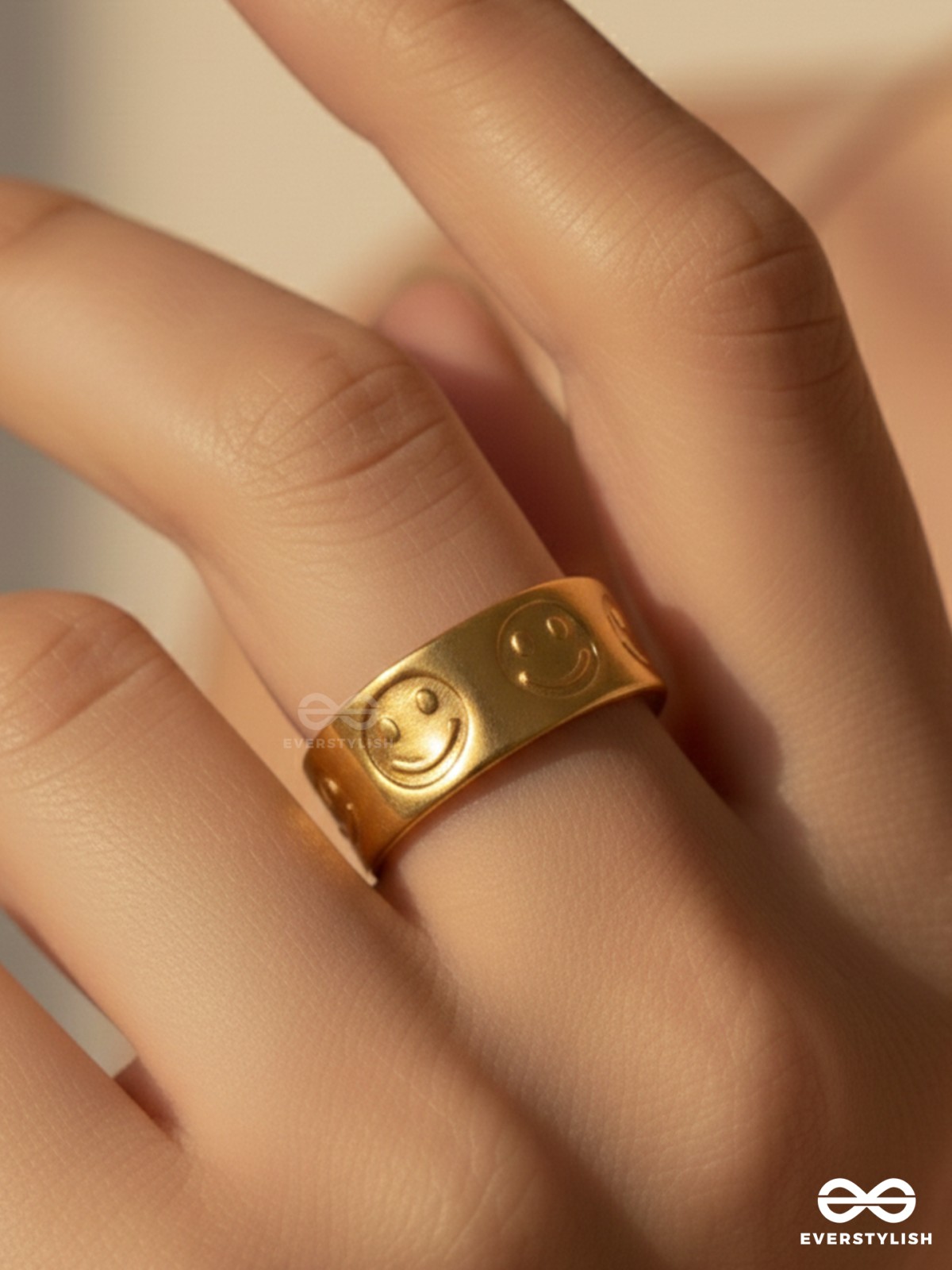 SMILE PLEASE - BOLD STAINLESS STEEL ANTI-TARNISH RING