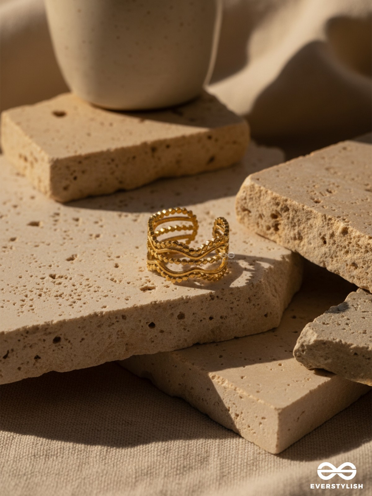 ZIG- ZAG GRACE - STAINLESS STEEL ANTI-TARNISH STATEMENT RING