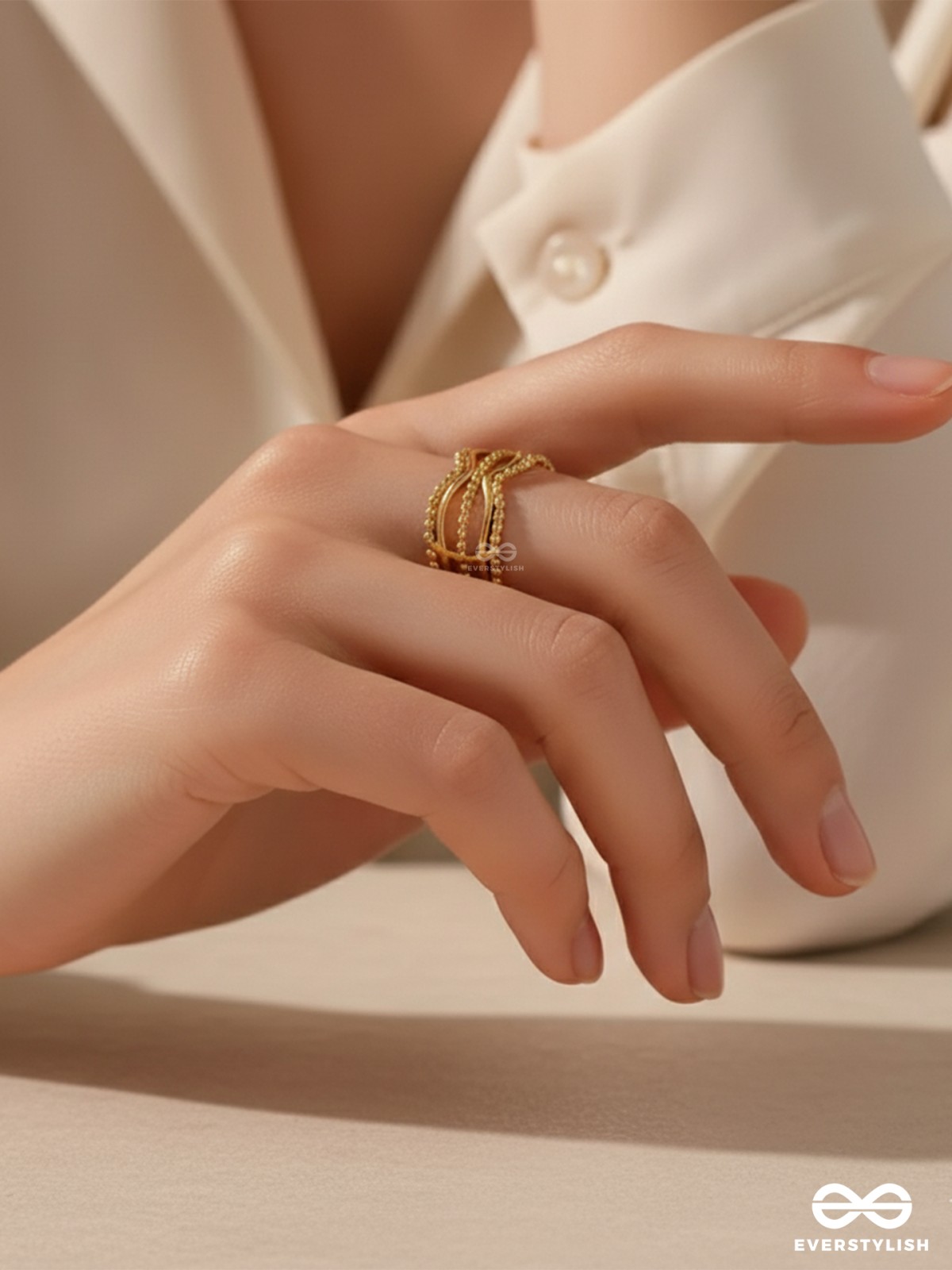 ZIG- ZAG GRACE - STAINLESS STEEL ANTI-TARNISH STATEMENT RING