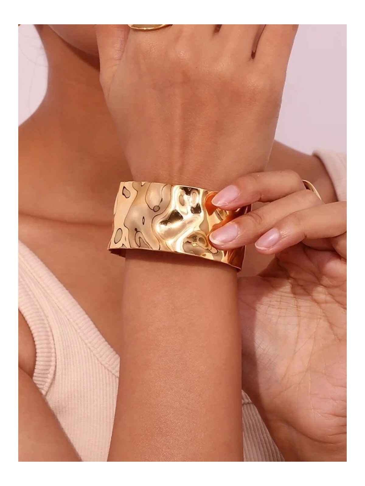 LIQUID GOLD - SHINY GOLDEN CUFF BRACELET