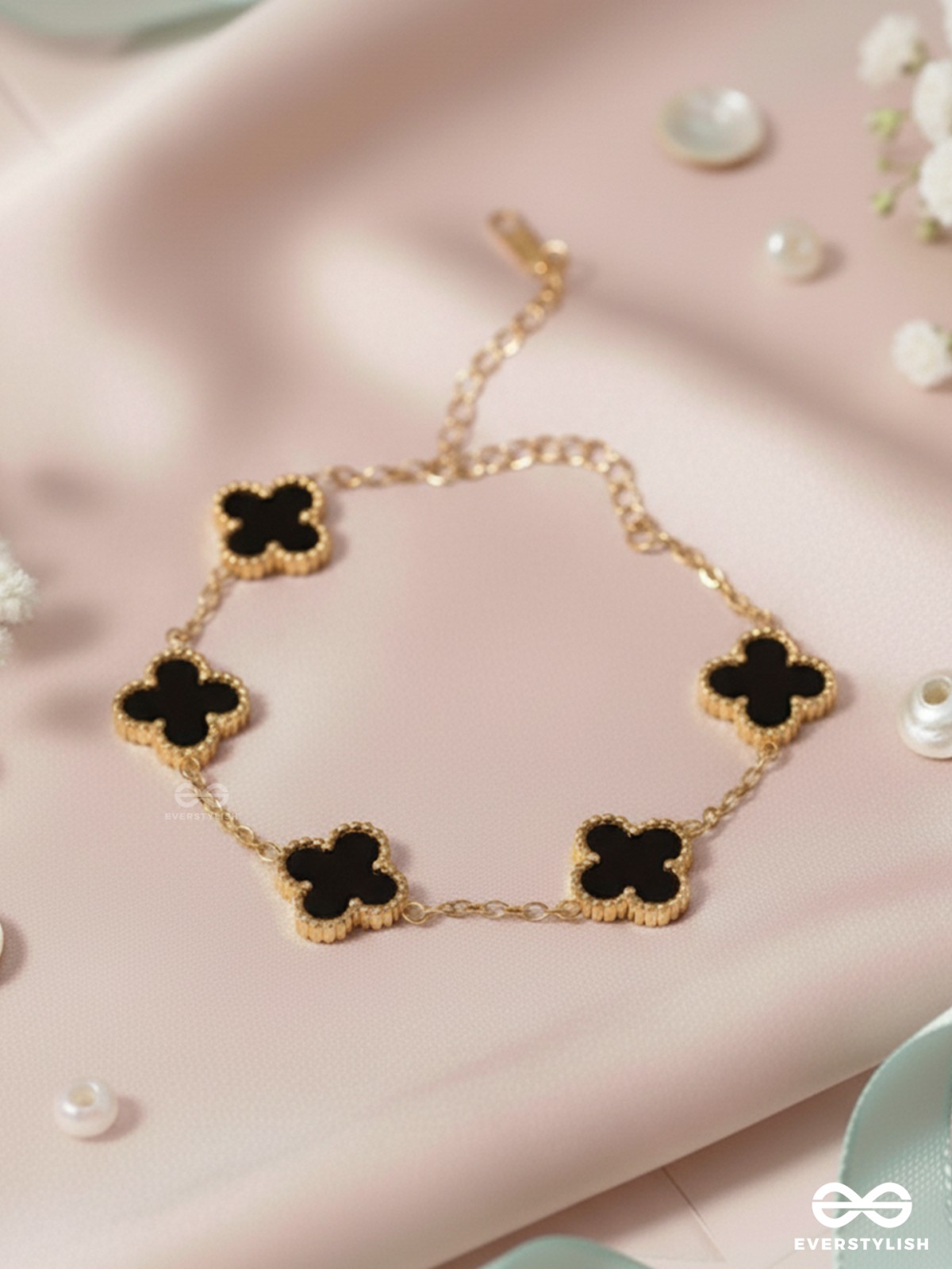 GOLDEN BLACK CLOVER - HOLOGRAPHIC STAINLESS STEEL 18K GOLD PLATED ANTI TARNISH BRACELET