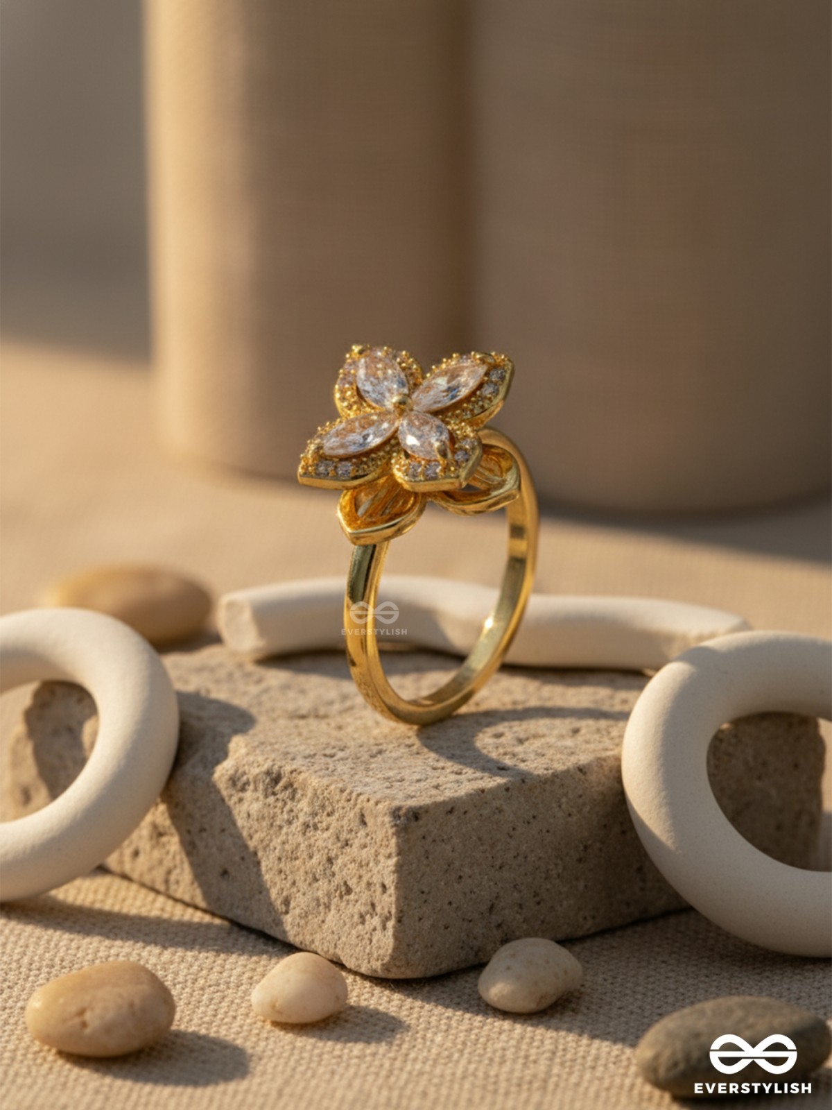 DREAMY MAGNOLIA -  ANXIETY SPINNING RING INLAID WITH CUBIC ZICRONIA STONES