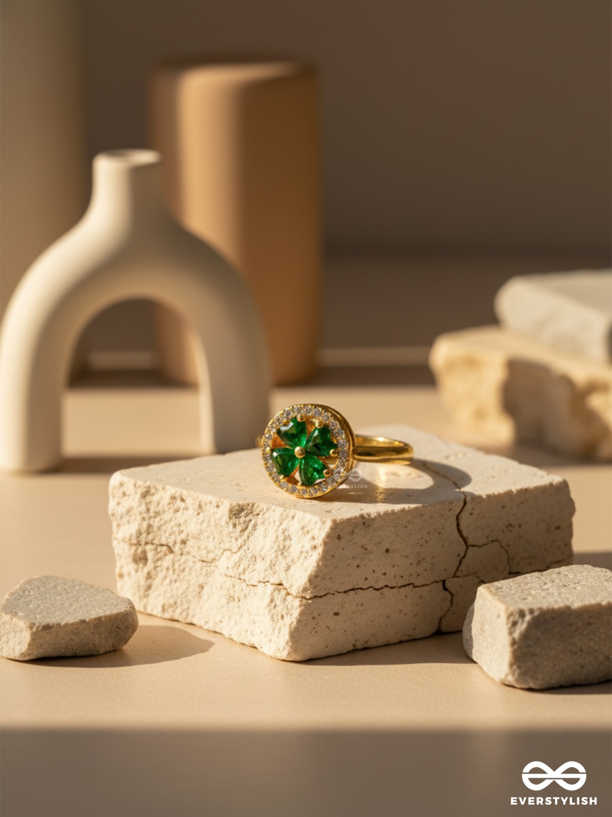 EMERALD ESSENCE - ANXIETY SPINNING RING INLAID WITH CUBIC ZICRONIA STONES