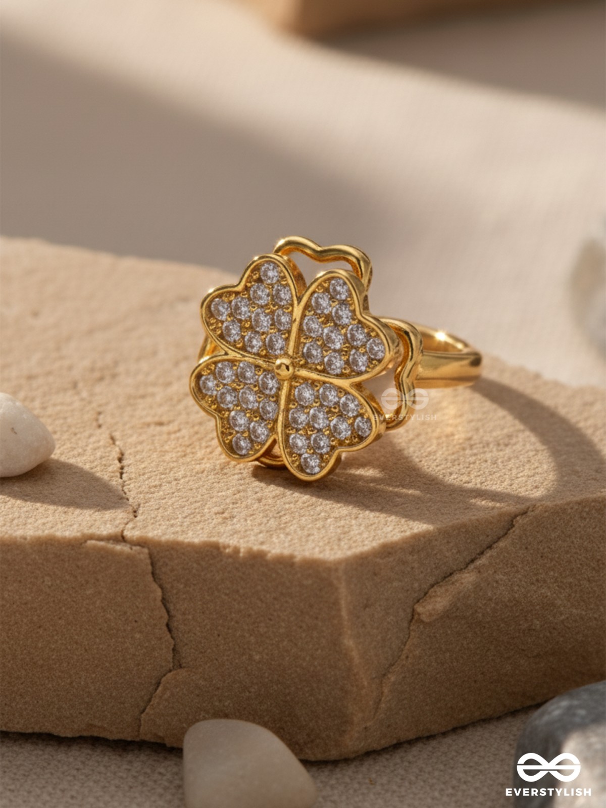 LUCKY FOUR LEAFED CLOVER -   ANXIETY SPINNING RING INLAID WITH CUBIC ZICRONIA STONES