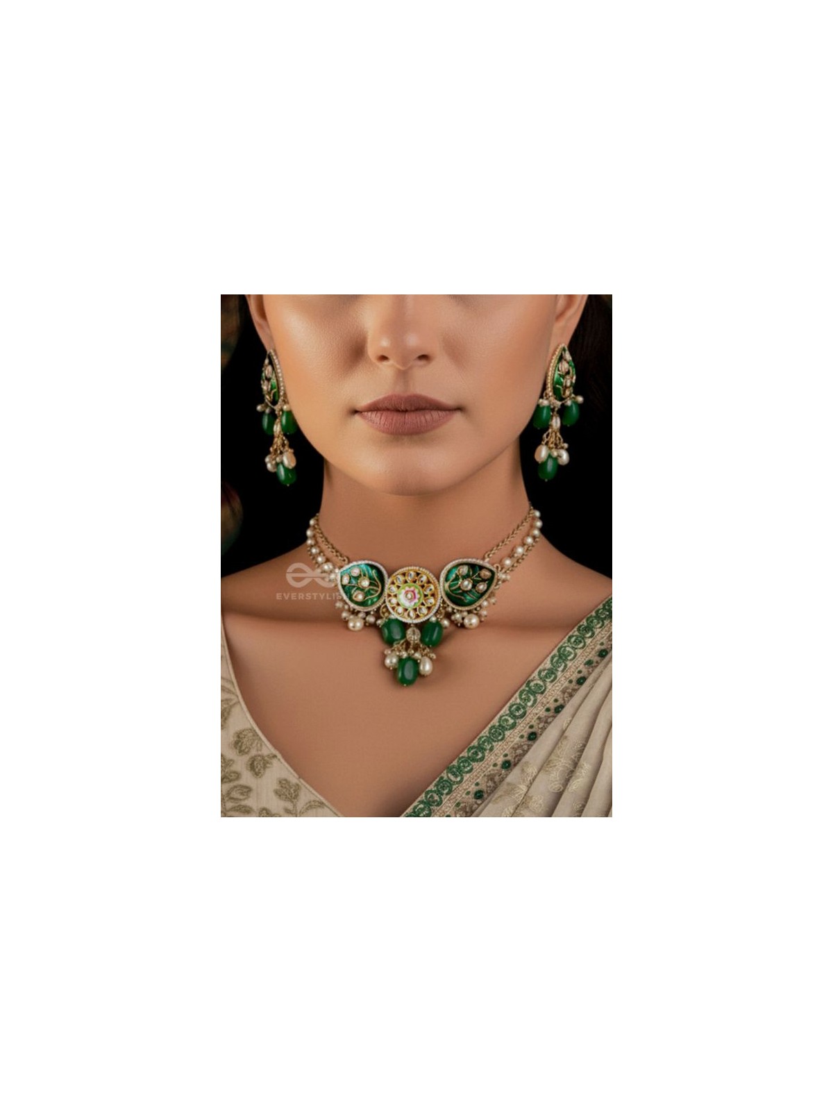 TARALIKA- STAR-LIKE-HANDMADE KUNDAN SET WITH NECKLACE AND EARRINGS 