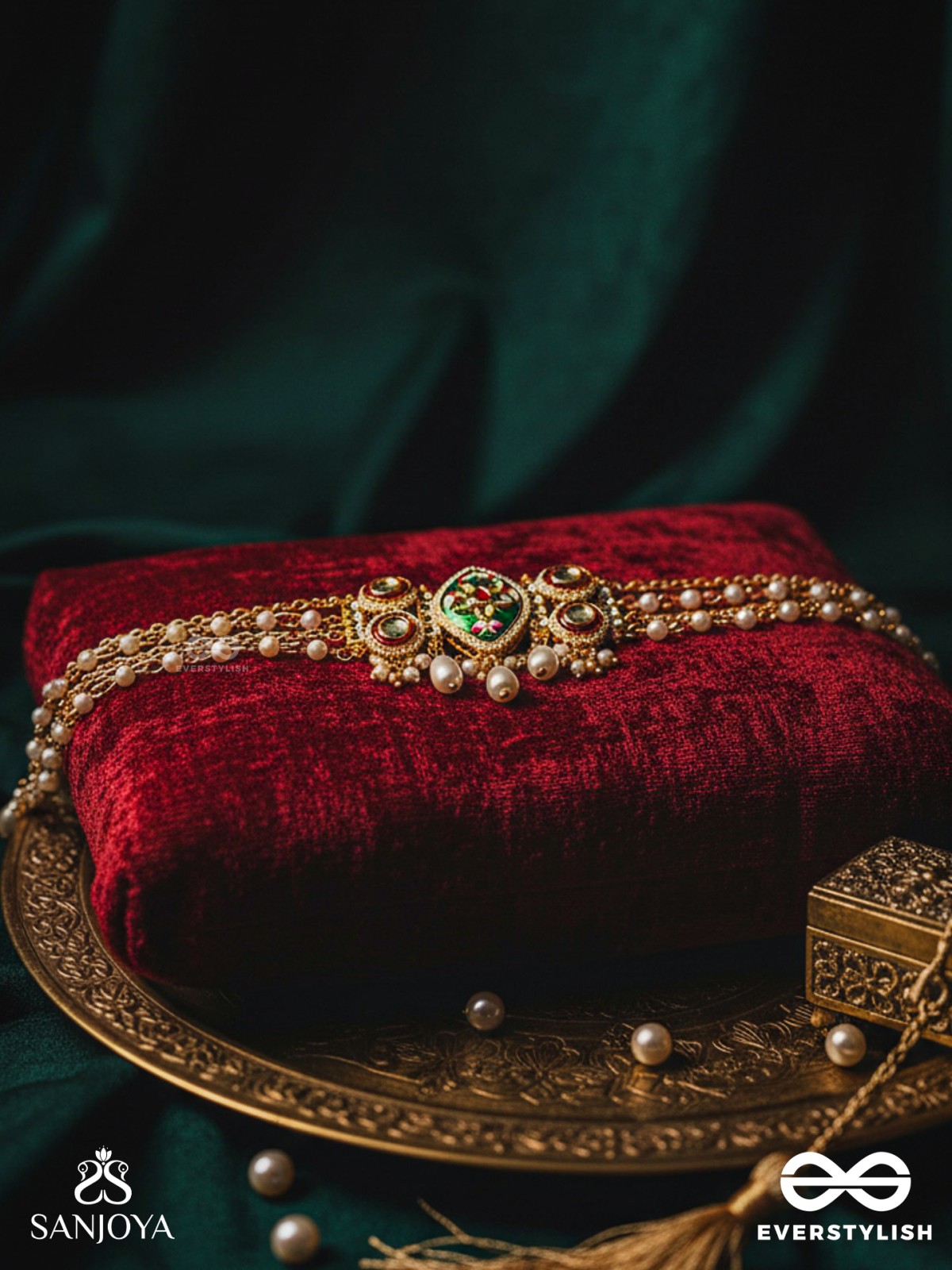 HARINAKSHI - DOE-EYED BEAUTY - GRACEFUL HANDCRAFTED KUNDAN CHOKER WITH POLKI ACCENTS AND PEARL DETAILS