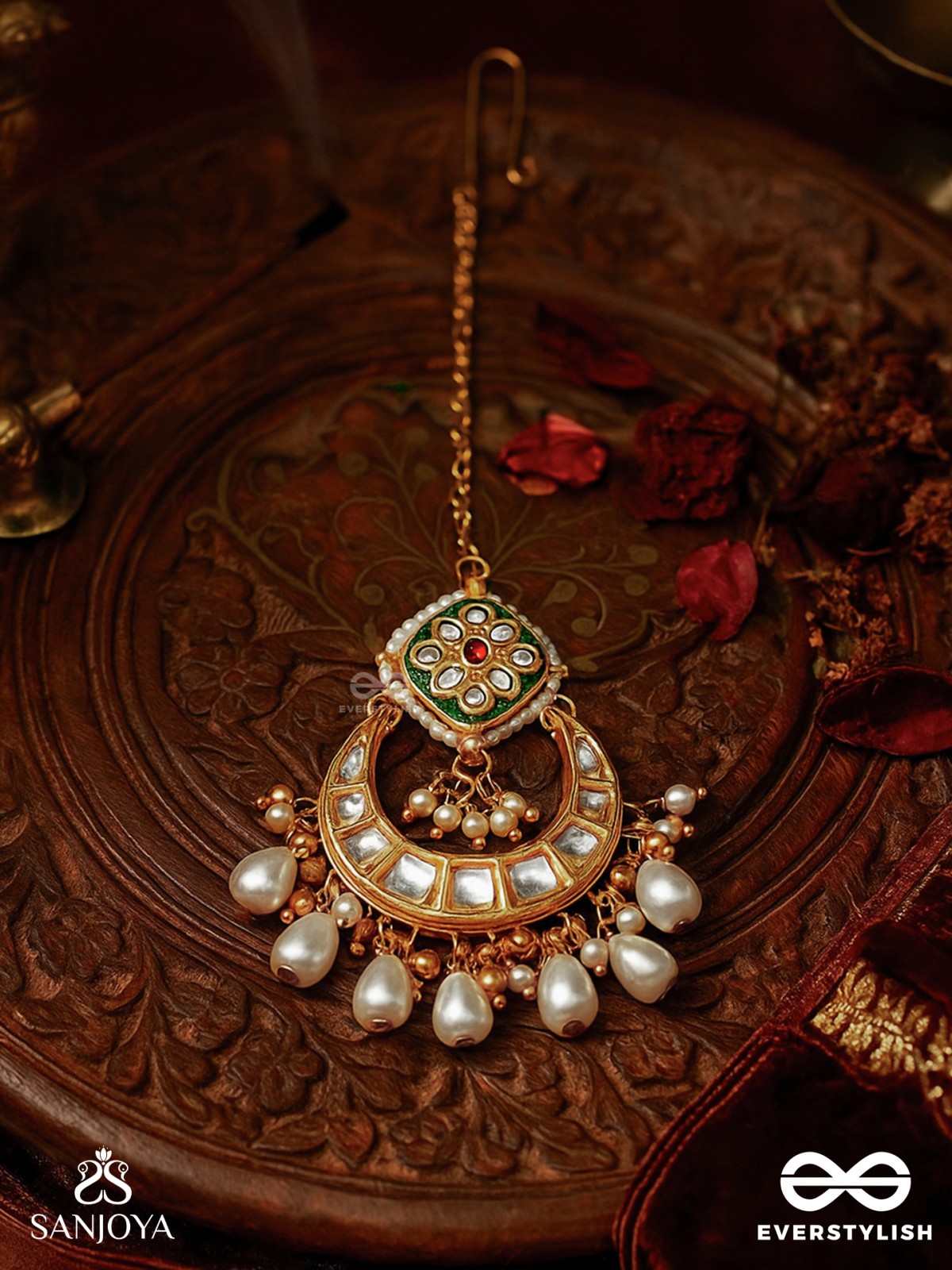VIBHAVATI - ADORNED WITH RICHNESS - EXQUISITE KUNDAN MAANGTIKA WITH ENAMELLED POLKI DESIGN, PEARLS AND GEMSTONES