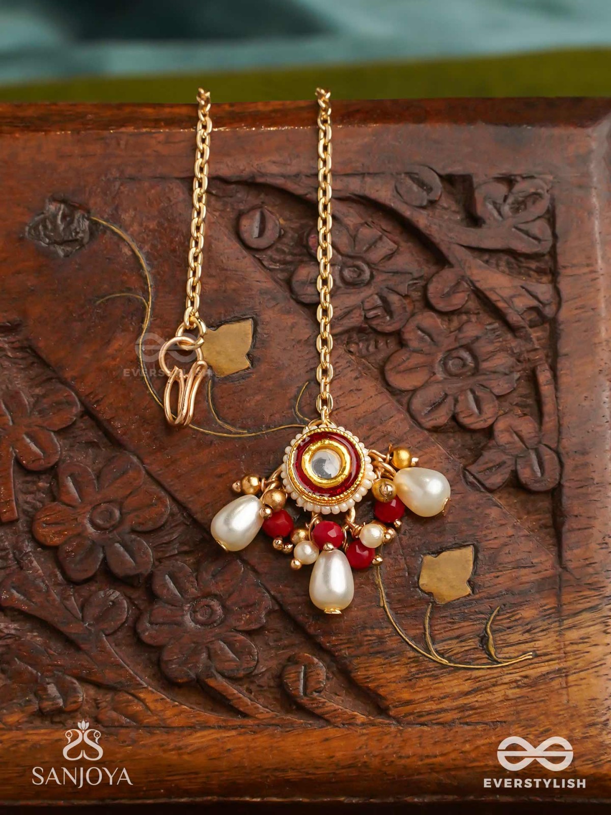 VARSHA - PEARL RAIN- MINIMAL STRINGED KUNDAN MAANGTIKA WITH LUSTROUS PEARL DROPLETS