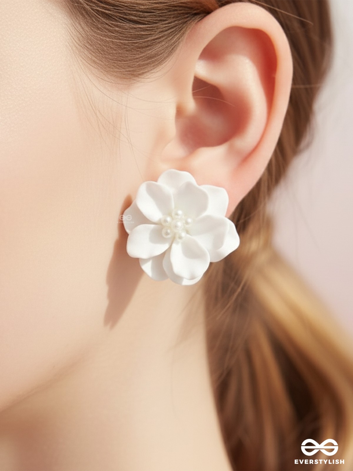 MUSE FLEUR-WHITE FLORAL STUDS WITH A SOFT, CREAMY FINISH